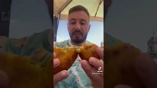 Provo l’arancino al pistacchio più buono di Ragusa . ASMR FOOD EATING #shorts