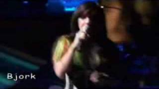 Björk - Innocence (Coachella Festival 2007)