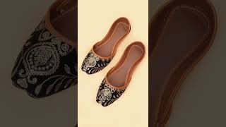 Name: Khussa-185Brand: LayanColor: Golden/BlackMaterial: Lining & Fine Faux Leather