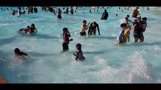 Wave Pool At Wet N Wild