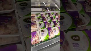 This is how chicken is sold in Qatar #shorts #short #shortvideo #chicken #waddanmall #youtubeshorts