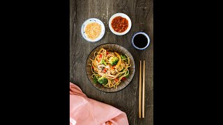 10 Minute Easy, Lazy VEGAN Lo Mein / Super Quick & Tasty