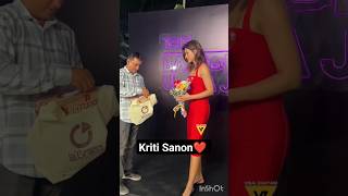 Kriti Sanon At Teri Baato Main Uljhan Jiya event 😇❤️#shortvideo #ytshorts #shorts #bollywood