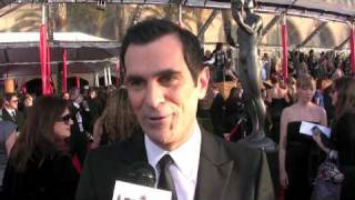 "Modern Family" cast members on the red carpet at the 2010 SAG Awards