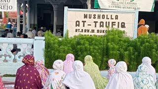 sholat idul Fitri di kampung dan tradisi syukuran di mushola attaufiq Desa Mundurejo