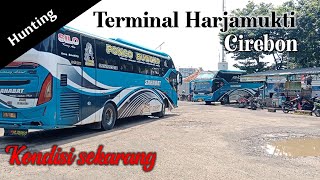 Suasana Terminal Harjamukti Cirebon Siang Hari