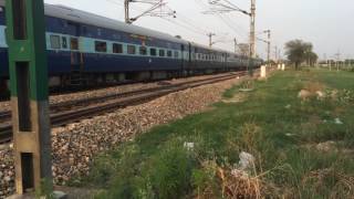 Furious WDM3D of VTA with Katra - Ahemdabad Express