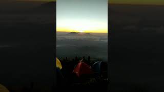 Matahari Terbit Puncak Gunung #shorts #viral