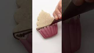 Cookie Decorating Tips: using royal icing transfers #cookiedecorating #cookievideos