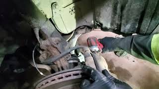 Honda Civic 8th generation Front Brakes Replacement. Pads, Rotors, Sliding pin bushings and more.