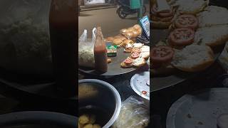 Burger sing in desi style street food 😀🙂👍 #youtubeshorts #trendingshorts #foodlovers #testyfood