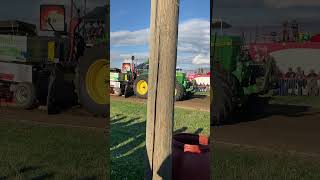 Ein John Deere 4255 am Trucker Pulling Zimmerwald