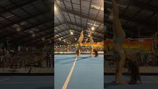 I love doing press handstands with @nadjaya #acro #acrobat #acrobatics #gymnast #gym