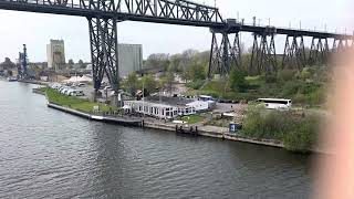 MS Deutschland vorbei an der Schiffsbegrüßungsanlage in Rendsburg. 04.05.2023