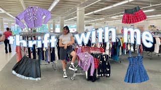 THRIFT WITH ME // thrifting in *HAWAII* for the first time!!!