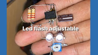 Lampu LED flash dengan kecepatan yang bisa di sesuaikan