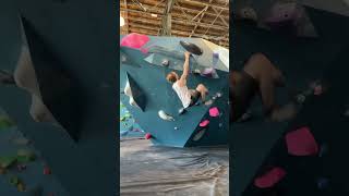 Dynamic on the top out #bouldering #climbing #fitness #climbinggym #chillmusic #vibes