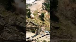 India 🇮🇳 Manali video capturing during landslides #shortvideo #india #mountains